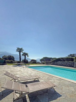 Poolbereich Le Camelie